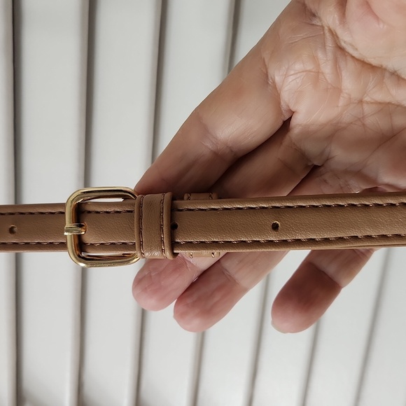 Floral Crossbody Bag with Multi-Color Design - Picture 5 of 6